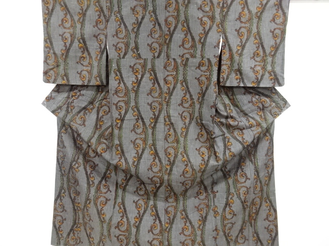 リサイクル　未使用品　立涌に唐草模様織り出し手織り紬着物